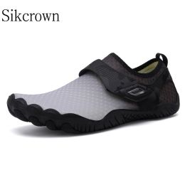 Nuove scarpe d'acqua per scarpe a cinque dita per donne uomini a piedi nudi spiaggia a monte di scarpe sportive traspiranti sneakers al fiume fiume secco veloce