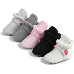 First Walkers Winter Baby Boys and Girls Socks and Boots Soft Elastic Rope First Step Walker Non slip Indoor Warmth Newborn Baby Shoes Moccasin d240525