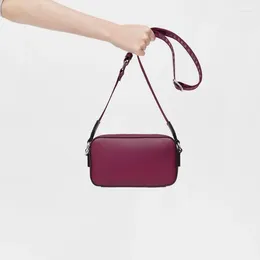 Shoulder Bags Light Luxury Design Spanish Bear Camera Bag Selling Fashion Girl Wine Red Crossbody Essential For Travel