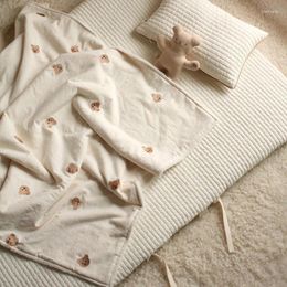Blankets Kawaii Bear Embroidered Baby Blanket Born Quilt Coral Fleece Cotton Warm Swaddle Wrap Winter Double-Sided Plush Throw