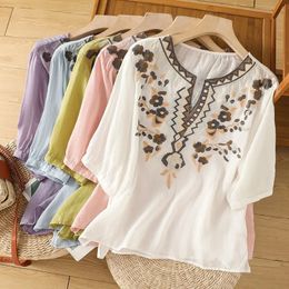 2024 Summer Arts Style Женщины с коротким рукавом Vneck Lose Casual Tshirt Vintage Emelcodery Floral Tee Runt Femme Tops P672 240521