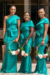 African Elegant Mermaid Bridesmaid Dresses for Weddings One Shoulder Long Satin Pleats Floor Length Plus Size Maid of Honor