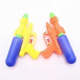 Gun Toys Summer Holiday Childrens Water Gun Toys Classic Outdoor Beach Water Gun Spray Gun Portable Spray Gun Toys Childrens Games d240525