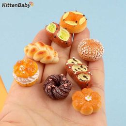 Kitchens Play Food 5 pieces 1/12 doll house simulation bread and dessert set mini kitchen food accessories decoration d240527