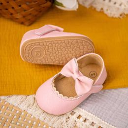 D0CA First Walkers Baby Casual Shoes Infant and Toddler Bow Knot Anti slip Rubber Soft Sole Flat PU Step Newborn Decoration d240528