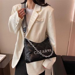 20% OFF Designer bag Large capacity commuting chain single bag for womens autumn winter wide strap tote bag large bag