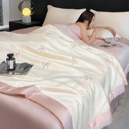 Summer Cooling Thin Blankets Lightweight Aircondition Quilt Luxury Single Double Bed Skinfriendly Breathable Smooth Comforter 240514
