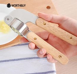 WORTHBUY 304 Stainless Steel Garlic Press With Wooden Handle Garlic Crusher Cutter Ginger Press Slicer Kitchen Accessories Y1204317249410