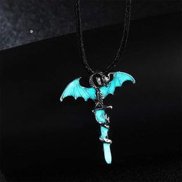 Pendant Necklaces Vintage steampunk glowing dragon pendant necklace suitable for women shining in the dark animal claw chain punk Halloween jewelry S2452599