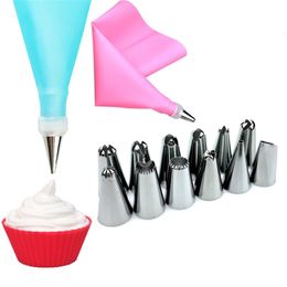 1Pc Silicone Icing Piping Cream Pastry Bag 12 Nozzles Set Cake Decorating Baking Tool with 1 Converter 264O