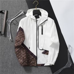 Mens Ceket Tasarımcısı Hoodie Kış Palto Ceketleri Sonbahar İnce Dış Giyim Erkekleri Kadın Rüzgar Çeker Fermuarı Erkek Katlar Ceketler Klasik Mektup Giyim P1128