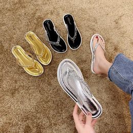 Slippers Flip-flops Female Summer Wear Fashion Rhinestone Clip-on Non-slip Wettable Beach Shoes For Women