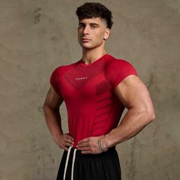 Summer mens quick drying and breathable outdoor T-shirt elastic and tight fitting suitable for fitness running and training 240524
