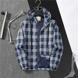 Mens Jacket Designer Hoodie Winter Coat Jackets Autumn Slim Ytterkläder Män Kvinnor Windbreaker Zipper Mens Coats Jackor Classic Letter Clothing P1133