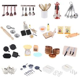 Kitchens Play Food 1/12 mini doll house baking and cooking simulation game mini Utensils metal whistle jar set used for doll kitchen food toy accessories d240525