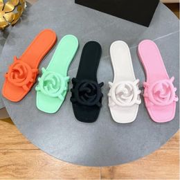 2024 Summer Womens Slippers Sandals Designer Slippers Luxury Flat Heels Fashion Casual Comfort Flat Slippers Beach Slippers With Box
