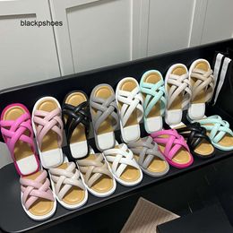 Chanells Thick Designer Slippers Woman Size 3540 Bread Men Bottom Flat Cross Slides Pillow Comfort Lady Sandals Bubble Shoes High H