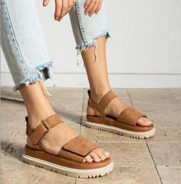 Classic women clogs sandal 2024 Fashion hot sell Genuine Leather Beach Sandals sheepskin Casual Sandals Beautiful Gifts