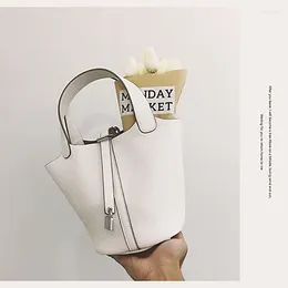 Totes Women Fashion Western Concise Bucket Bag Handbag With Lock Decoration Shoulder Tote Lady Elegant Composite