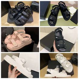 Chanells Channel CF Diamond Wedge Heel Flats Low Buckle Sandal Burst Fashion Ladies Luxurious Quilted Designer Sandals Shoes Beach Shose Slip Ankle Strap