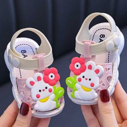 Erste Wanderer Sommer im Alter von 0 bis 3 süßen Cartoon Babyschuhen für Jungen Mädchen Nicht rutschfeste Kinder Kinder Kleinkind Kinder Sandalen mit überdachten Zehen Q240525