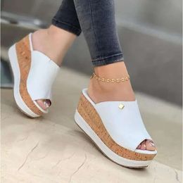 Summer Women Peep 652 Toe Wedges Heeled Sandals Platform Casual Ladies Outdoor Slippers Beach Shoes Fashion Slides San 823