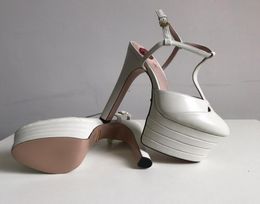 Fabbrica completamente nuovo Sell Woman Scarpe Designer Guido Abito in pelle Abito Piattaforma Woman Sandals Dust1395806