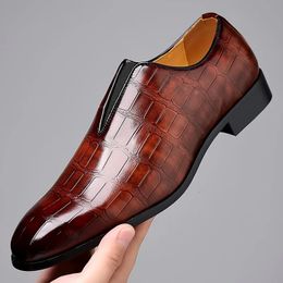 Szie 48 Business Herren Schuhe Freizeitpu Leder für Männer atmungsaktive Slipper Comfortable Classic Lowcut geprägt formelle 240524