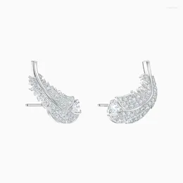 Stud Earrings Jewelry Beautiful Insect Perforated Plug Exquisite And Charming Feather Decoration Romantic Combination Gift For