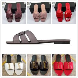2024 Designer Slippers Luxury Sandals Slides Fashion Patent Leather Slip On Black White Red Pink Burgundy Brown Platform Casual Shoe Women Lady Flip Flops Scuffs
