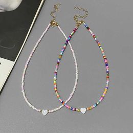 Pendant Necklaces New Nature Shell Love Heart Choker Necklace for Girl Spring Summer Fashion Small Colorful Glass Beads Necklace Gift for Friend Q240525