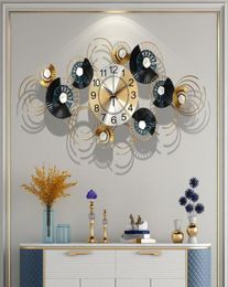 Light luxury wall clock silent living room fashion decorative personality creative wrought iron decor9253844