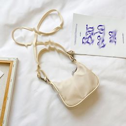 Bolsas de garotas infantis Moda Baby Bolsas de ombro Mini Cute Letter Casual Acessórios para Mensageiros portáteis Bolsa de designer infantil Bolsas de gil