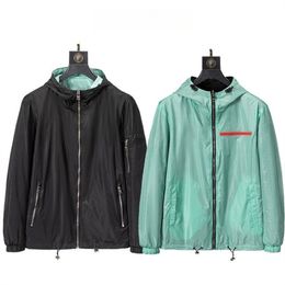 Populära designer Mens Coat Fashion Jacket Autumn and Winter Windsectproof Waterproof Men's Casual Sports Windbreaker Clothing Am