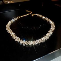 Colares pendentes da moda colorido de cor de ouro colares de gargantilha para mulheres colares geométricos de cristal casamentos para festa de joias de joias Q240525