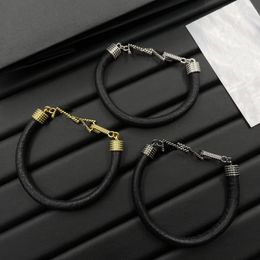 Pulseiras de prata pulseiras de pulseira para mulheres amantes de titânio splets de aço de moda suprimento de moda