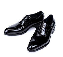 Мужские оксфордские принты классический стиль обувь черно -синее красное кружевное кружев