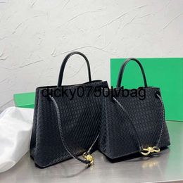BVs bottegaa vendetta bag Andiamo Handbag Shopping Tote Bag Women Braid Bags Genuine Leather Inside Fashion Letters New Large Capacity Pockets