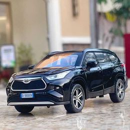 Diecast Model Cars 1 32 Highlander alloy SUV car model die cast metal off-road car model sound and light simulation series childrens toy gifts T240524