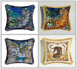 Luxury Tiger Leopard Cushion Cover Doublesided Animals Print Velvet Pillow Cover European Styl Sofa Decorative Throw Pillow Cases3005020