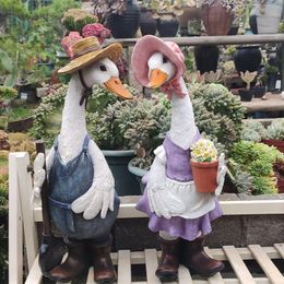 Resin Duck Animals Statues Garden Ornaments For Sculpture Decor Pond Duck Houses Outdoor Oregon Gifts Spotted For All Seasons 240518