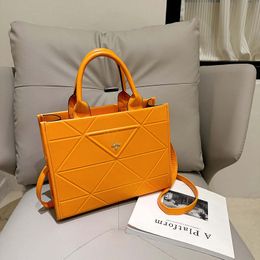 Designer handbag luxurys Symbole tote bag Large capacity fashion beach shopping bag Crossbody leather top handle travel clutch Shoulder bags