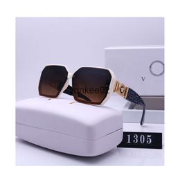 Designer Vercase Sunglasses Cycle Luxury Polarise Sports Sunglasses For Woman Mens New Fashion Baseball Driving Golden Black Beige Alloy Square Run Sun Glasses