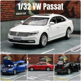 Diecast Model Cars 1/32 Passat toy car model die cast alloy metal micro sound and light pull back 1 32 childrens series gift T240524