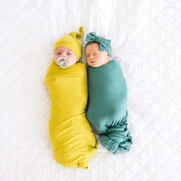 Blankets 2Pcs Set Born Baby Swaddling Blanket Bamboo Fiber Soft Wrapped Towel With Hat Solid Color Pography Props Cloths