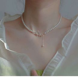 Instagram -Stil Neue Perlen Schmetterling Halskette mit Nischendesign leichter und High -End -Neck -Hals -Trend für Frauen versuchen