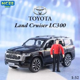 Diecast Model Cars 1 32 Land Cruiser LC300 SUV Die Cast Metal Alloy Model Car Sound Light Pull Back Series Childrens Toy Gifts A651 T240524