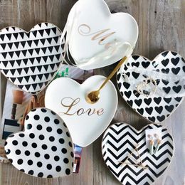 Plates Nordic Gold-traced Ceramics Plate Black-and-white Heart-shaped Breakfast Fruit Dessert Tableware Dried