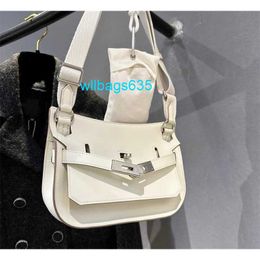 Leather Shoulder Bag Jyp Bags 2024 Springsummer New Fashion Versatile Womens Bag Lock Buckle Bag One Shoulder Diagonal Straddle Bag Trendy St have logo WLF1