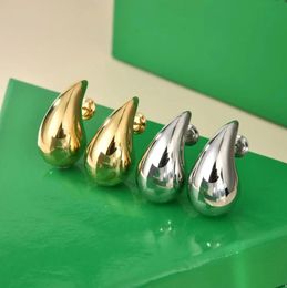 Brincos de gotas de grife para mulheres 18k Triângulo de argola de aro de ouro 18K Luz brilhante com cartas de moda Retro Personalidade Stud para brindes de joias para festas